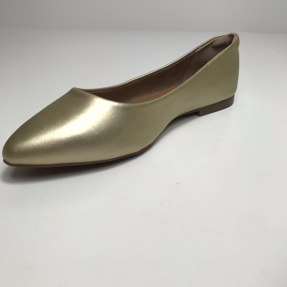 Amazon essentials gold flats